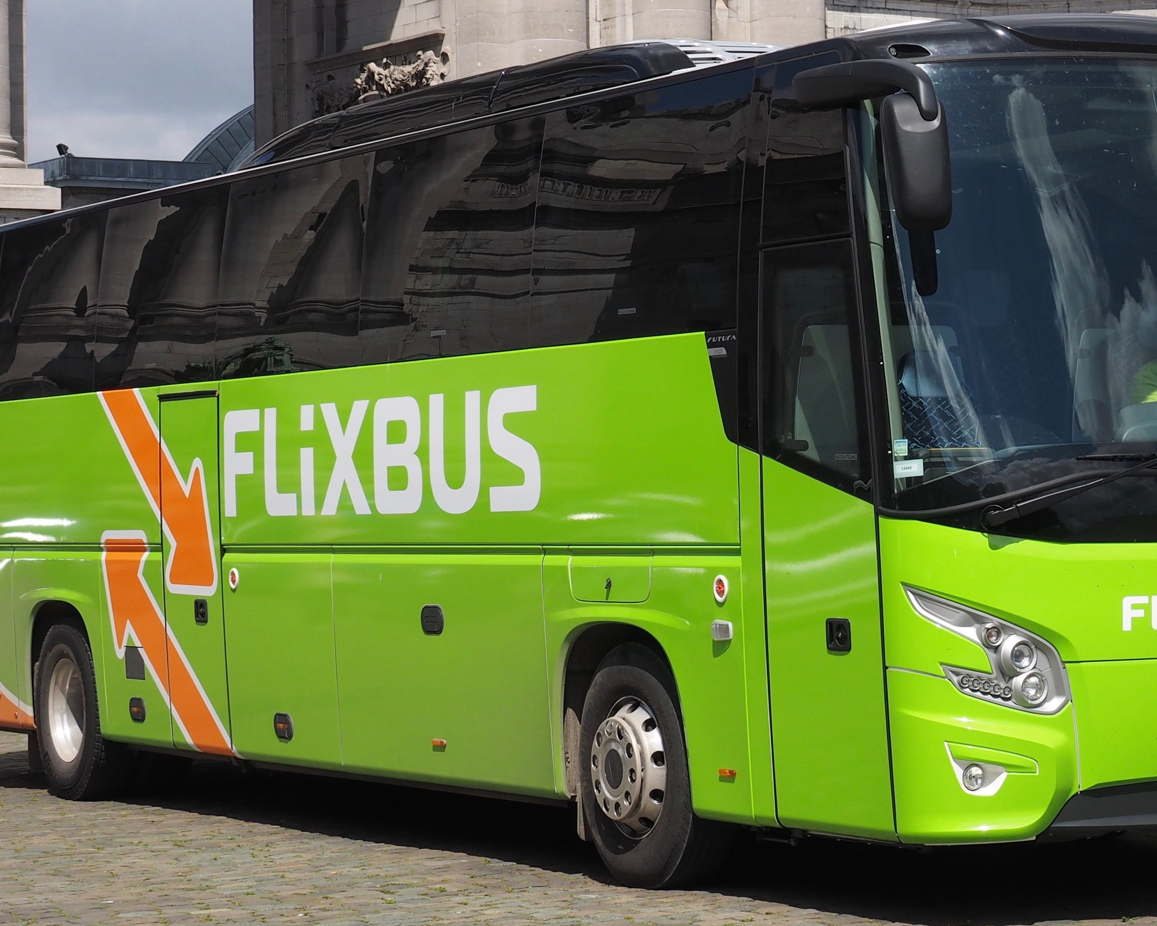 Trasporto passeggeri: nuova partnership tra Flixbus e SisalPay