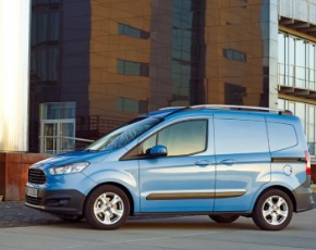 Veicoli commerciali: Ford presenta il nuovo Transit Courier