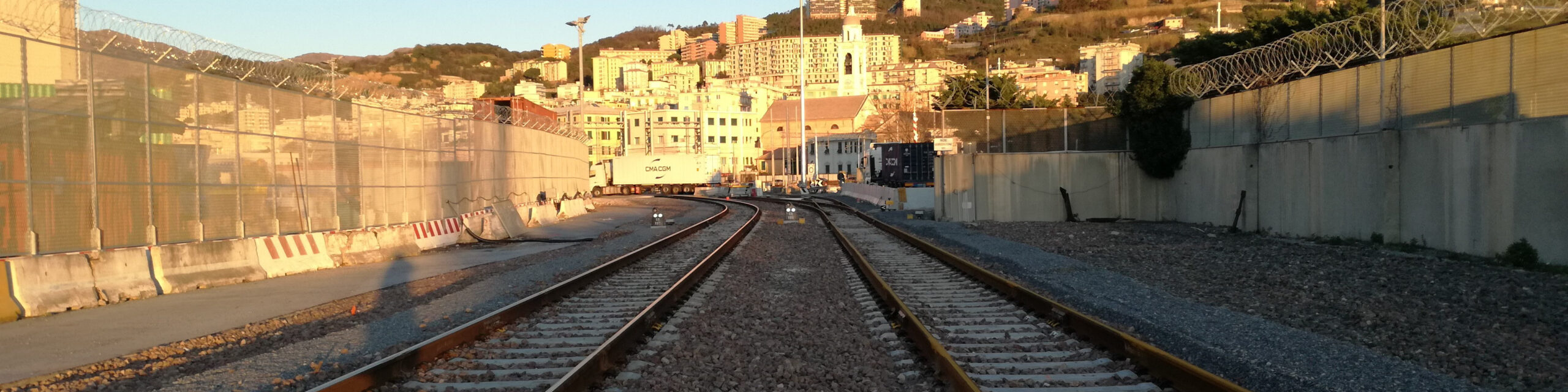 Ferrovie: attivato secondo binario di accesso al terminal di Genova Prà Mare