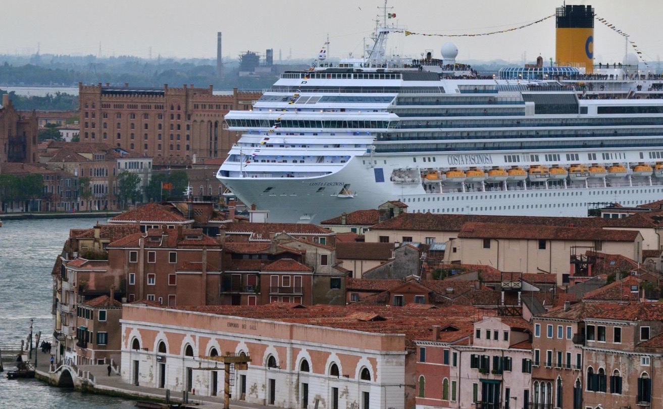 Venezia: via le crociere da San Marco, ma fra tre anni