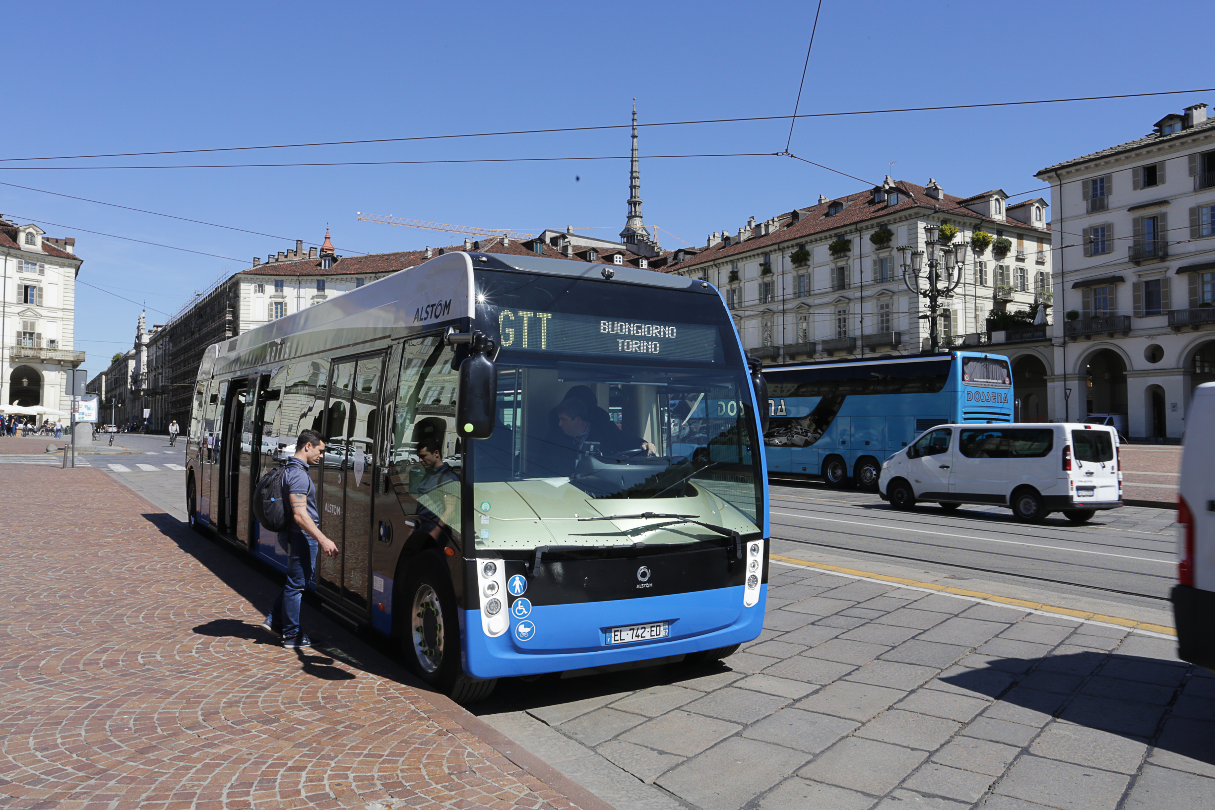 Torino: Aptis, il bus elettrico di Alstom in prova a Torino con GTT dal 31 maggio