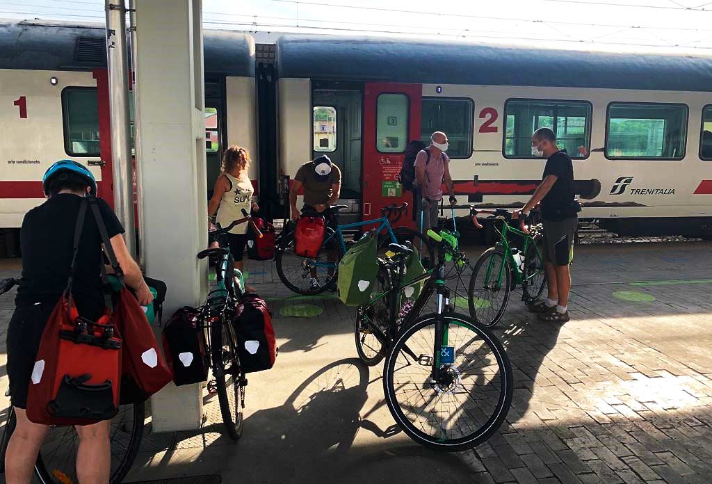 In treno con la bici: fino al 30 giugno trasporto gratuito sugli Intercity