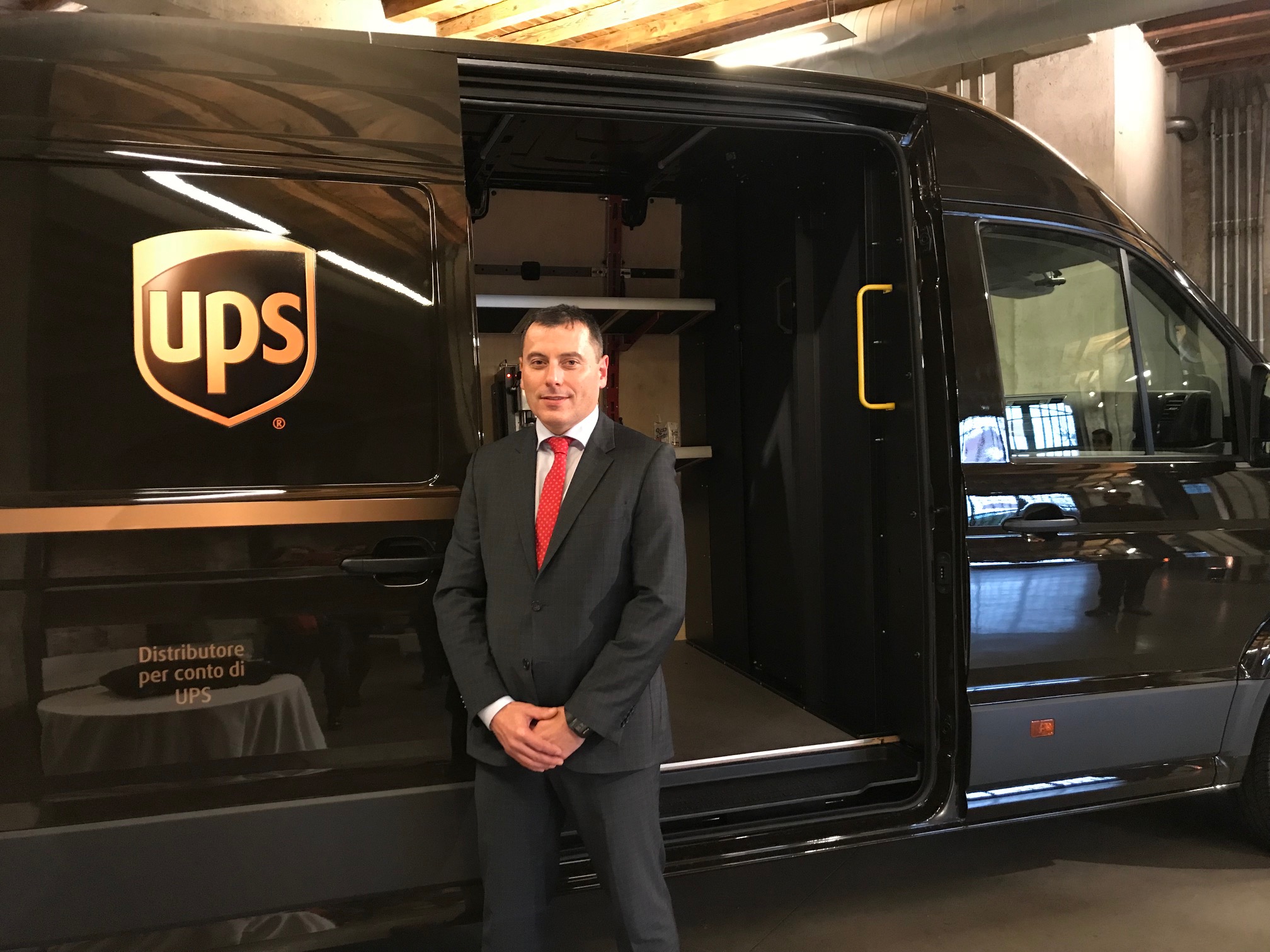 UPS compie 30 anni di attività in Italia e presenta un veicolo speciale per le consegne veloci