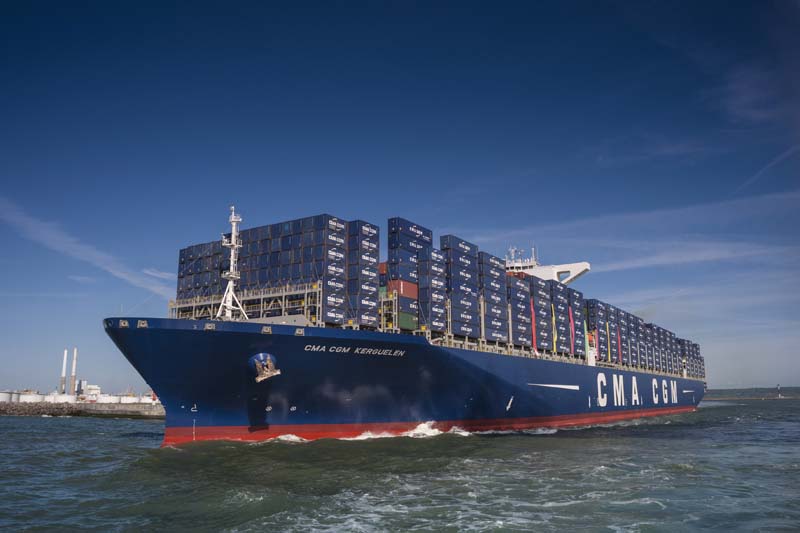 Trasporto merci: Total rifornirà con il GNL le nuove navi container CMA CGM