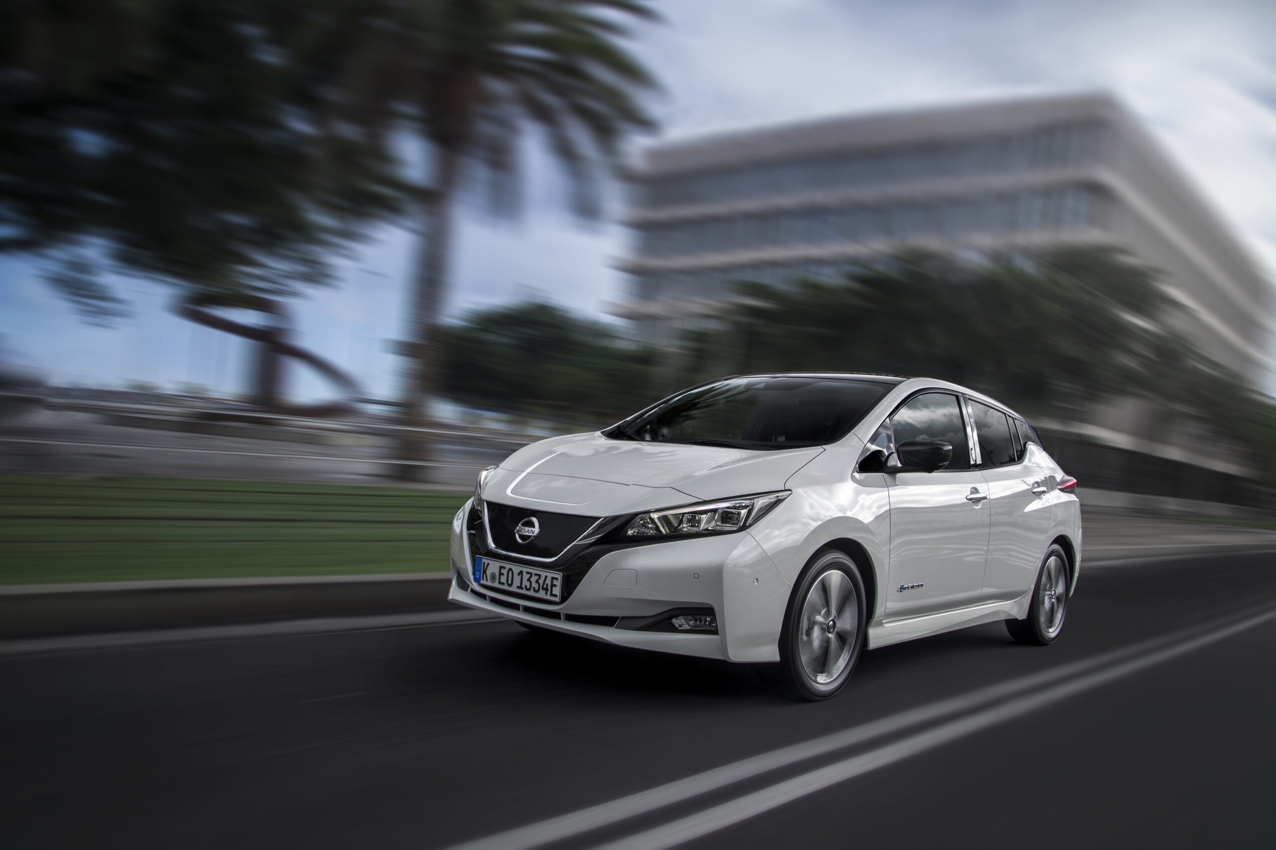 Nissan: 15 miliardi di euro per produrre batterie più economiche e potenti