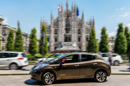 Milano sviluppa la mobilità elettrica con 12 nuove colonne di ricarica con Nissan e A2A