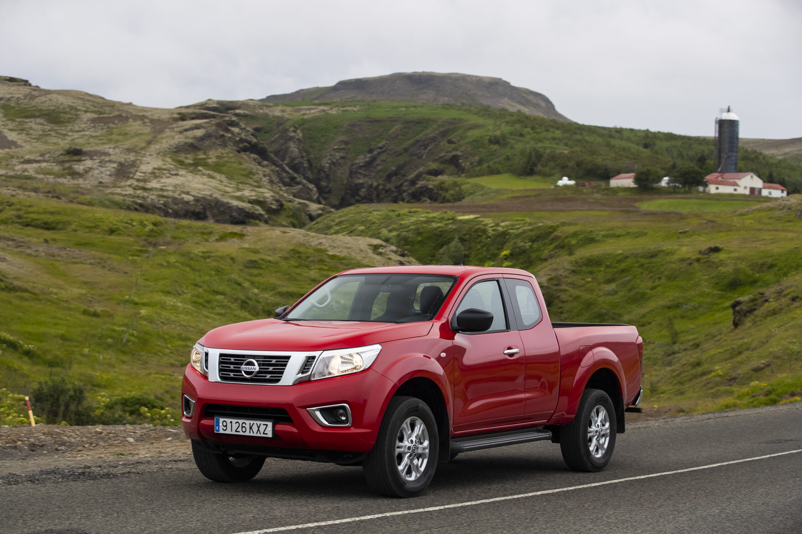 Nissan concorre agli International Commercial Vehicle Awards 2020 con il Navara e NV400