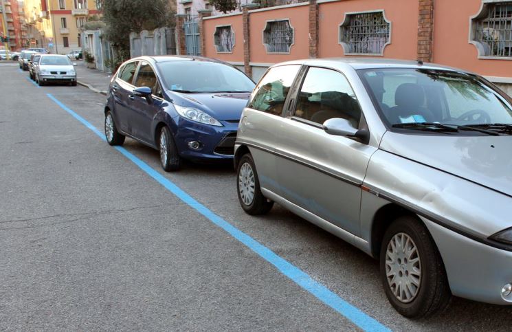 Ivrea: da oggi la sosta auto si paga anche con lo smartphone