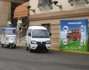 Zero emissioni: Piaggio veicoli commerciali a Siviglia
