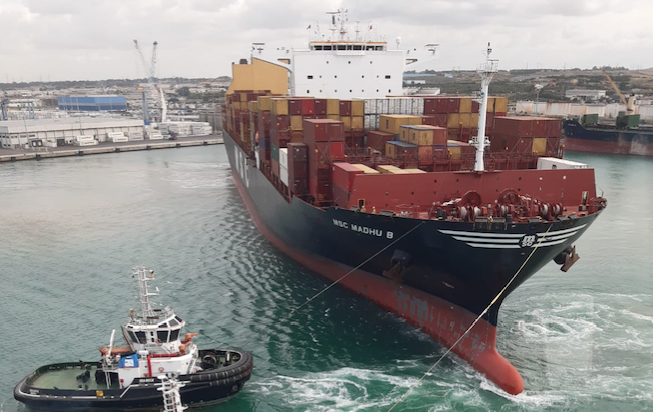 Porto di Civitavecchia: secondo accosto di una nave portacontainer da 330 metri