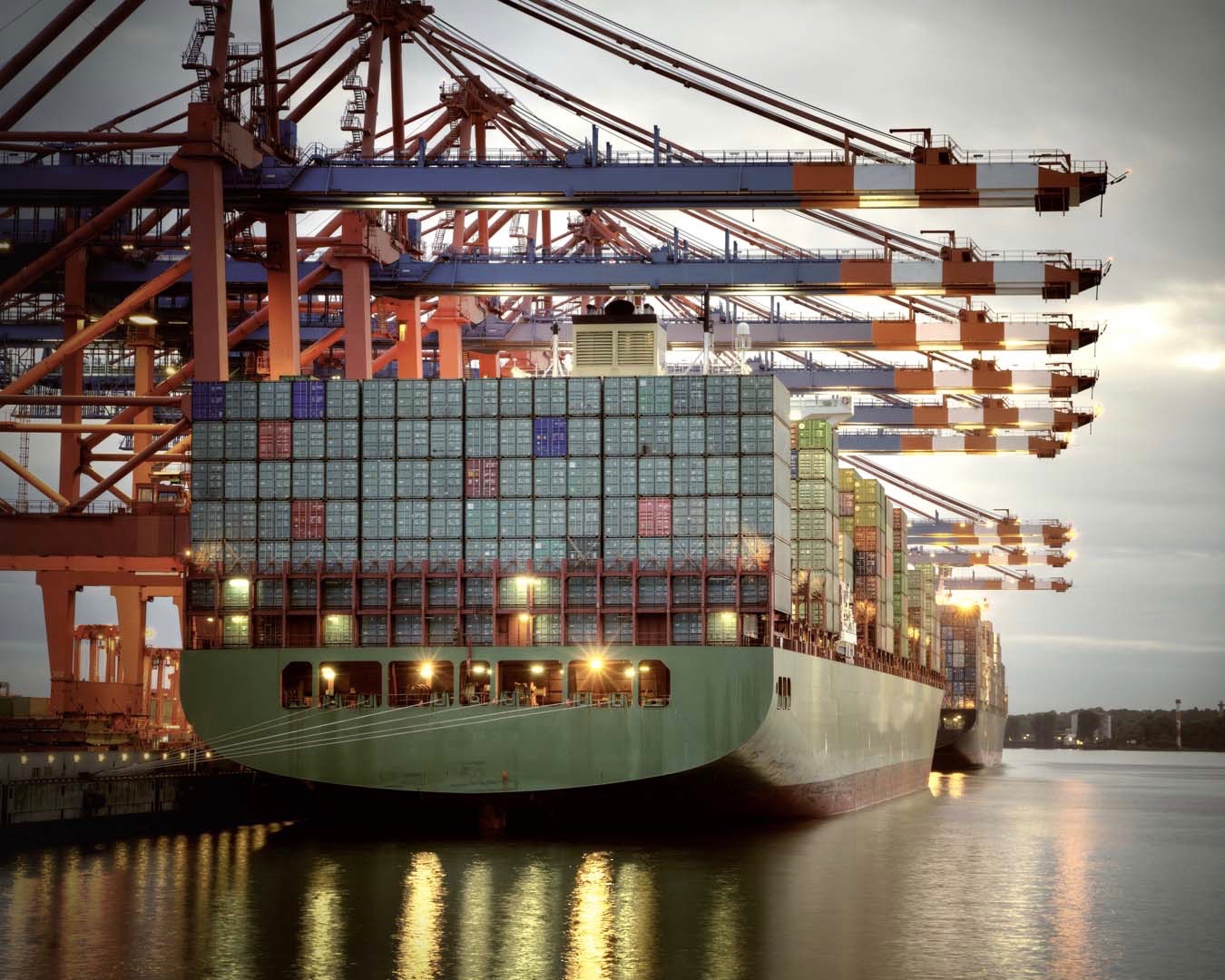 Porti del Tirreno Meridionale e Jonio: tasse di ancoraggio ridotte per le navi commerciali