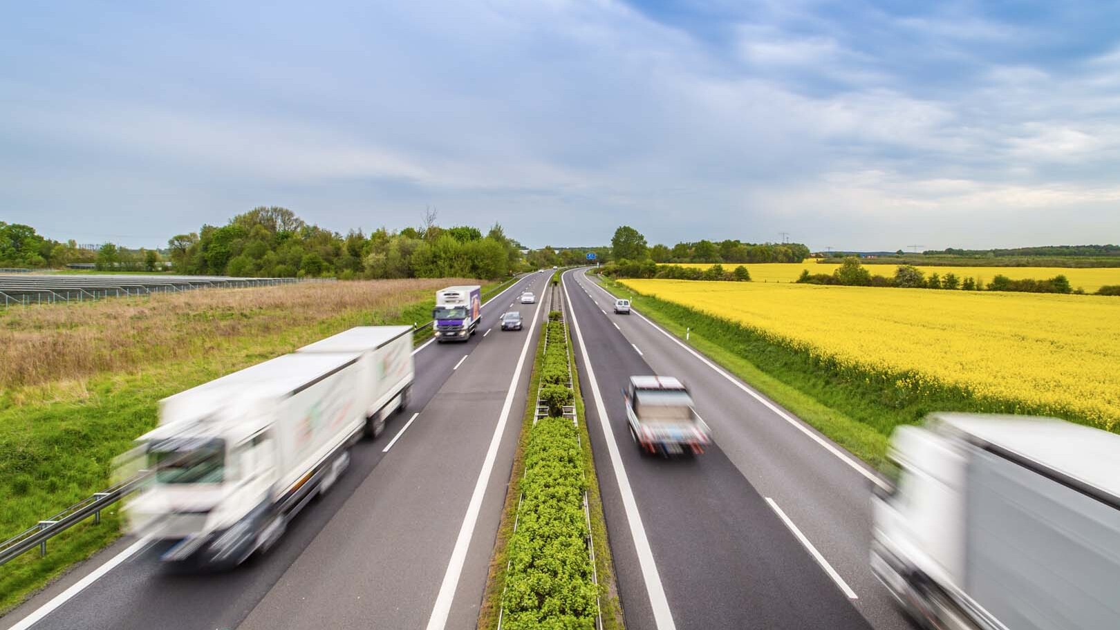 Bolzano, camion: controlli obbligatori per 4.304 rimorchi fino a 3,5 tonnellate