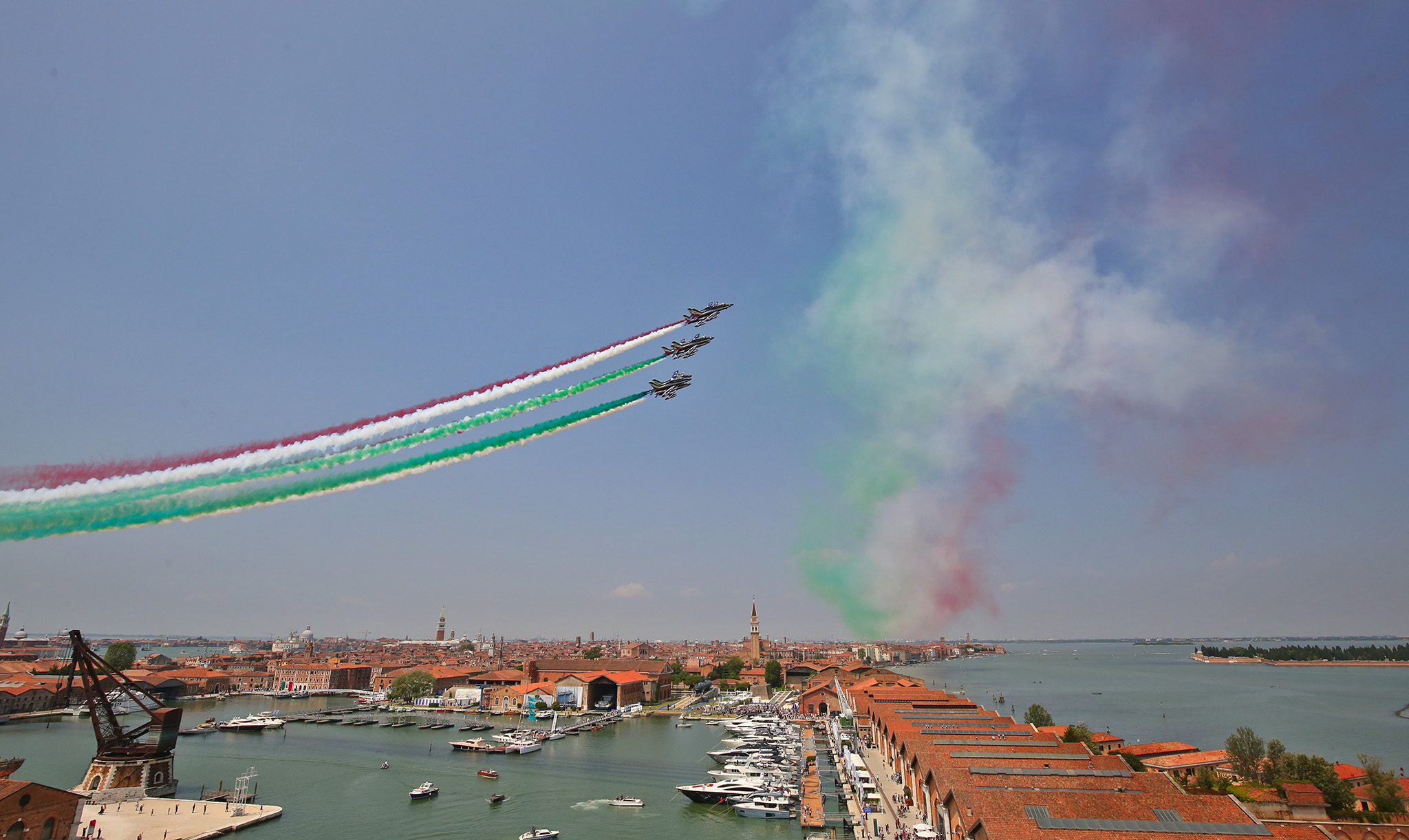 Il Salone Nautico di Venezia apre i battenti con le Frecce Tricolori e l’Inno di Mameli