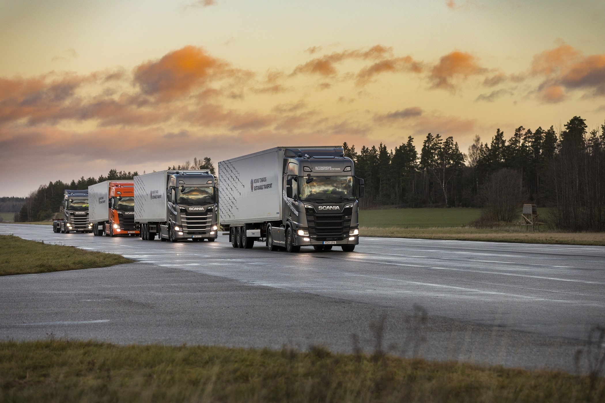 Camion a guida autonoma: Scania e Ahola Transport testano il platooning su strade pubbliche