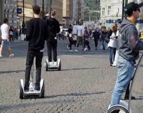 Bari, Fase2 mobilità: approvato schema di avviso per il servizio in sharing di monopattini e segway elettrici