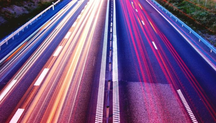 Accelerare la digitalizzazione delle infrastrutture: accordo tra Autostrade e Open Fiber