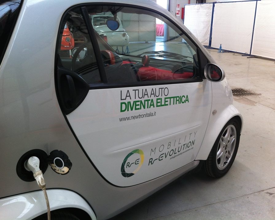Veicoli elettrici: in corso il tour Mobility r-Evolution con auto convertite
