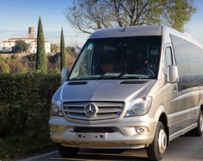 Turismo sostenibile: arrivano i minibus Mercedes Euro VI