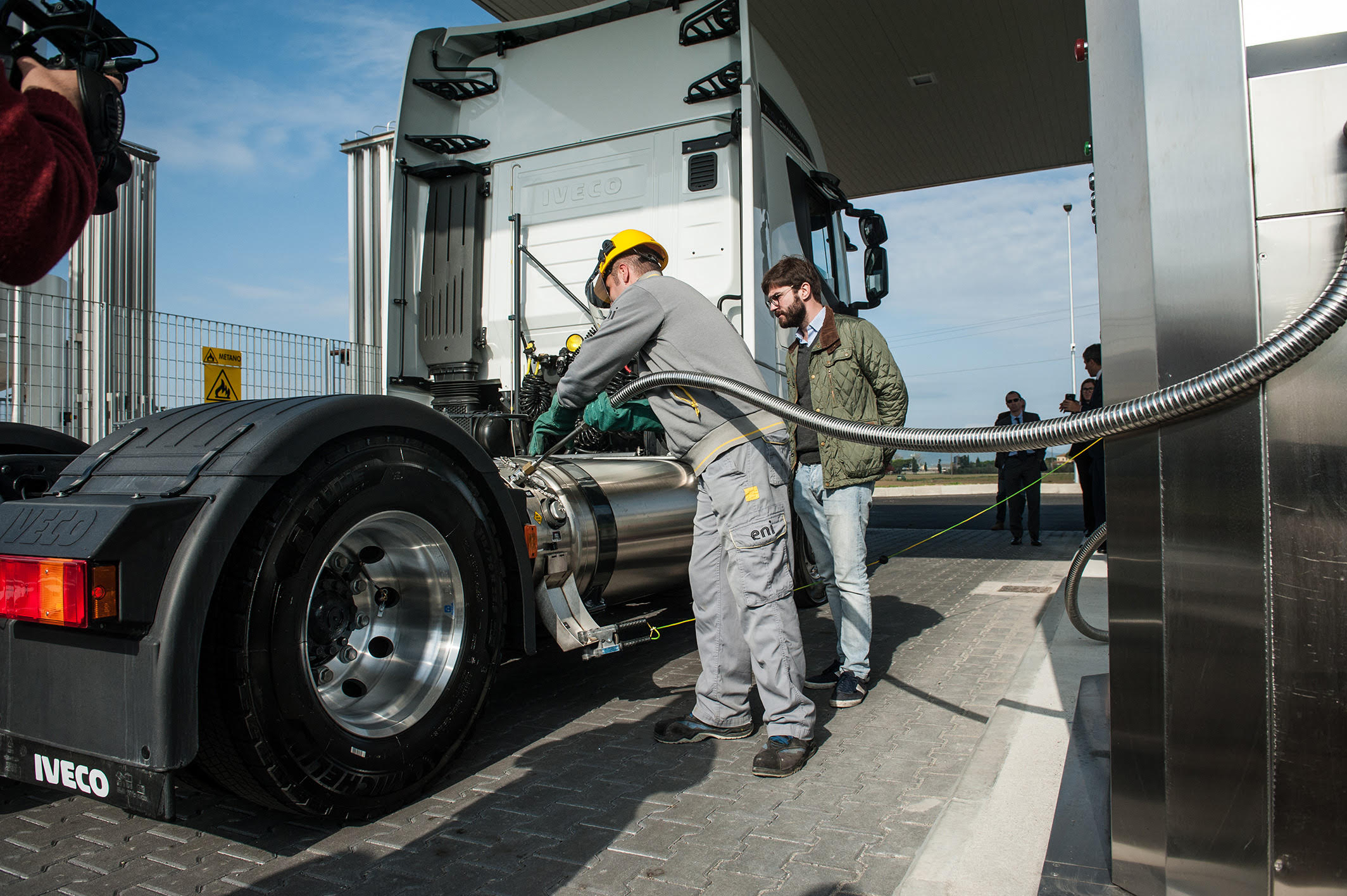 Gas naturale liquefatto: inaugurata in provincia di Pisa la quinta stazione italiana