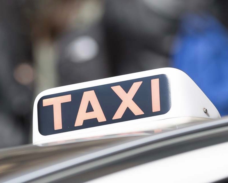 Rivoluzione criptovaluta anche per i taxi: partnership tra HIPS e The Payment House