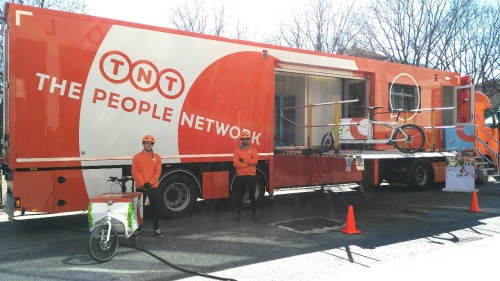 Logistica urbana: Tnt attiva a Torino la filiale mobile per le cargo bike