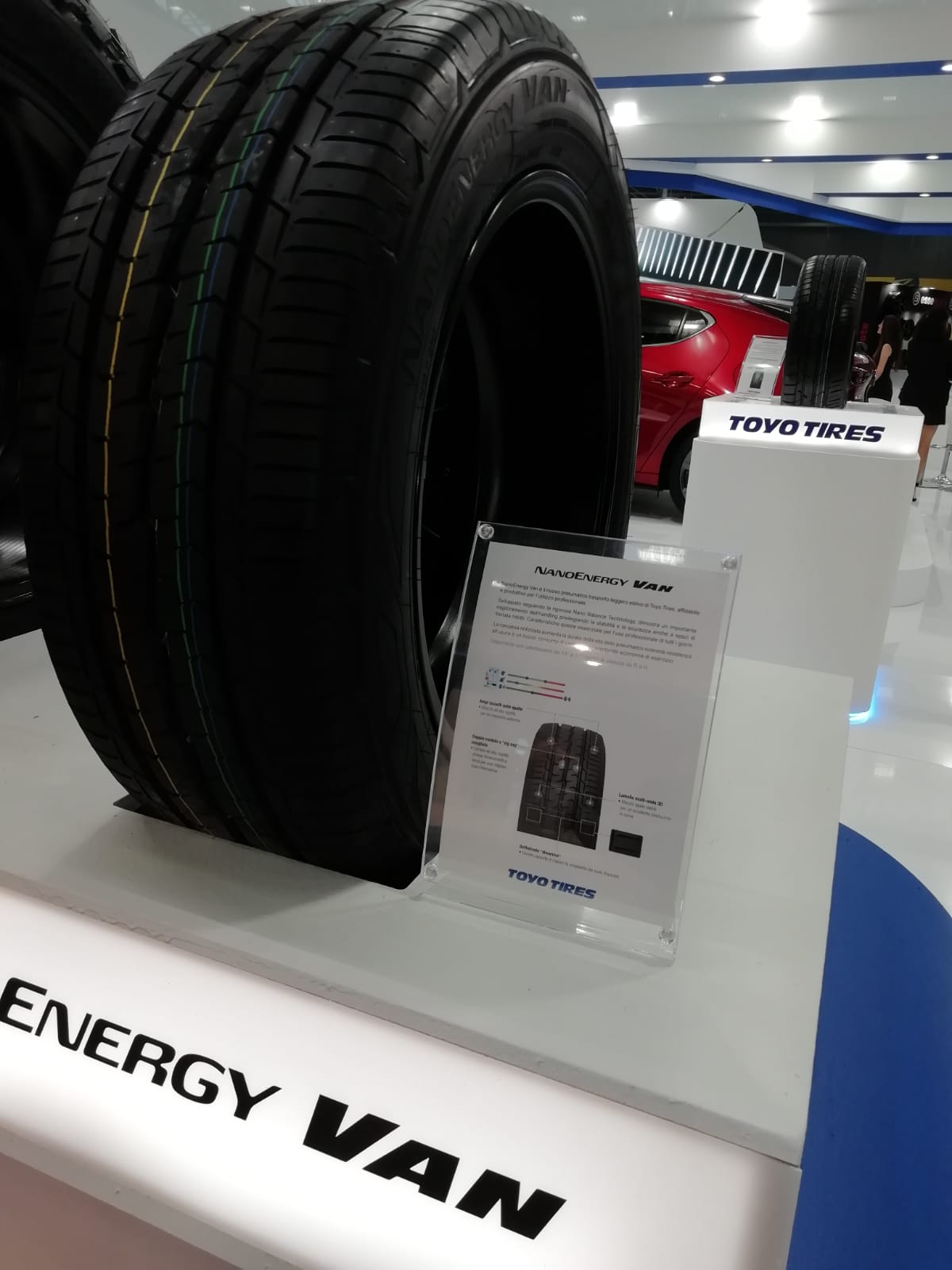 Autopromotec 2019: da Toyo Tires il NanoEnergy VAN, pneumatico specifico per veicoli commerciali