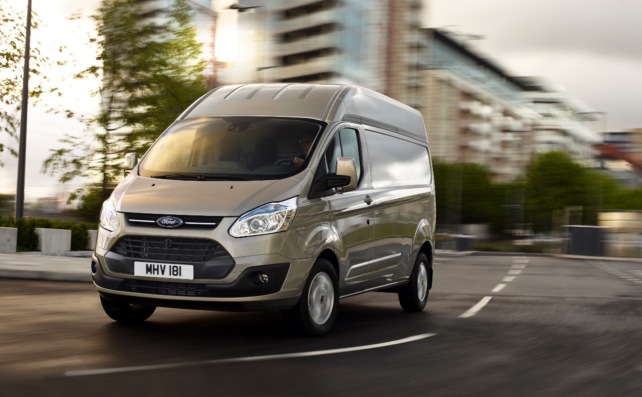 Ford Transit Custom Van dell’Anno 2013 ora in versione tetto alto