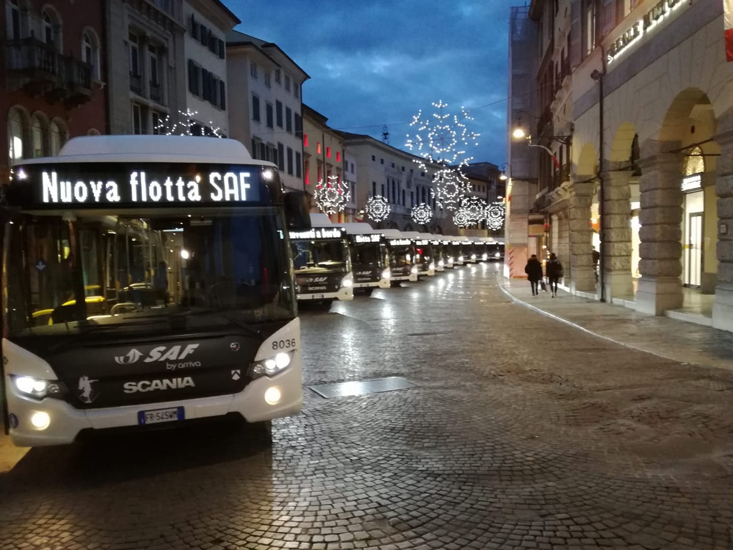 Udine, in servizio 21 nuovi autobus Scania a metano