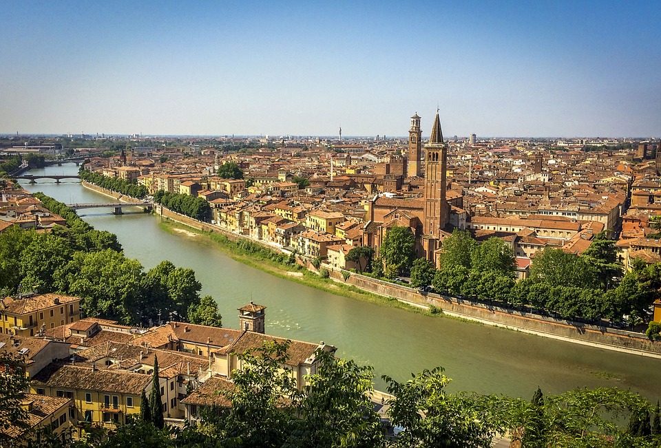 Verona, Fase2 mobilità: ampliate le Zone 30 per incentivare spostamenti a piedi e in bicicletta
