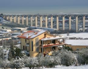 45 tentativi di suicidio dal viadotto: “installare le reti”