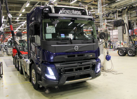 Volvo Trucks: produzione di serie per la nuova gamma di pesanti