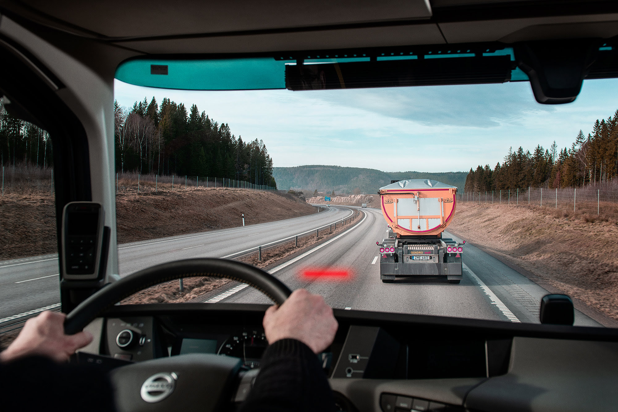 Camion, Volvo Trucks lancia il nuovo sistema di sicurezza Distance Allert