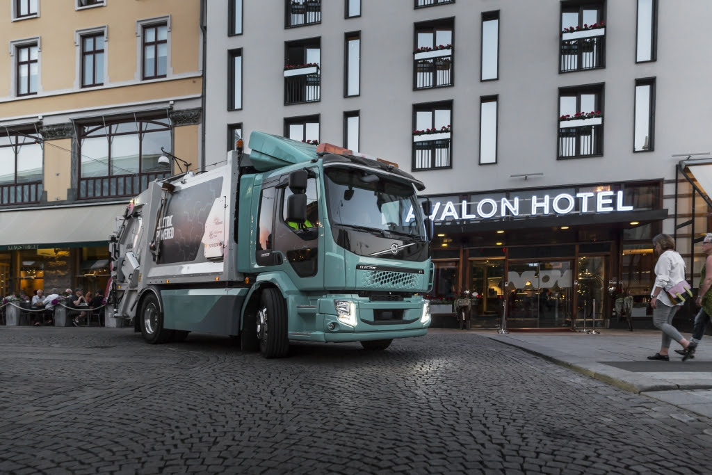 Sostenibilità: Volvo consegna i primi veicoli elettrici per il trasporto urbano