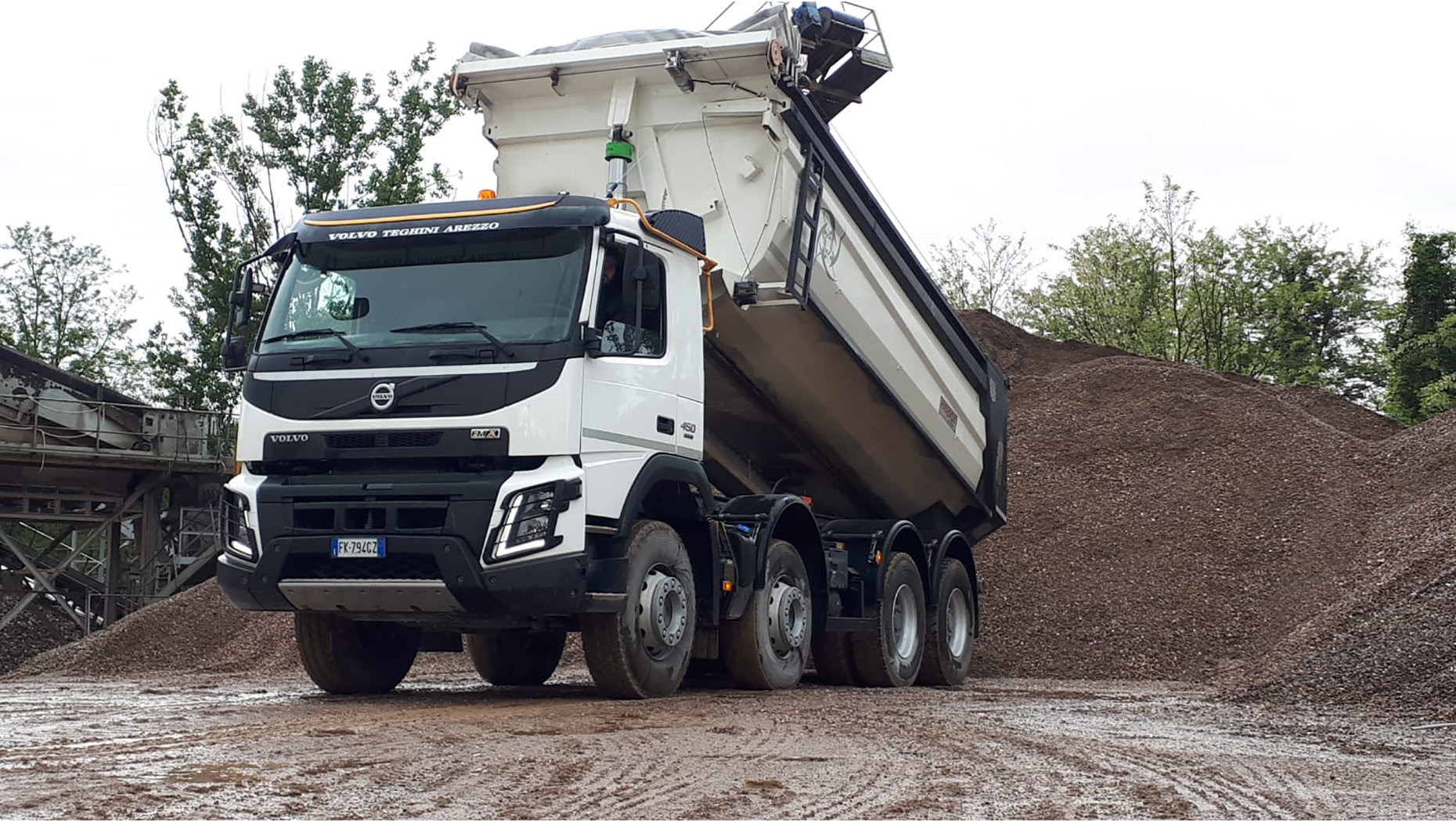 Formazione, Volvo Trucks lancia un corso dedicato agli specialisti del cava cantiere