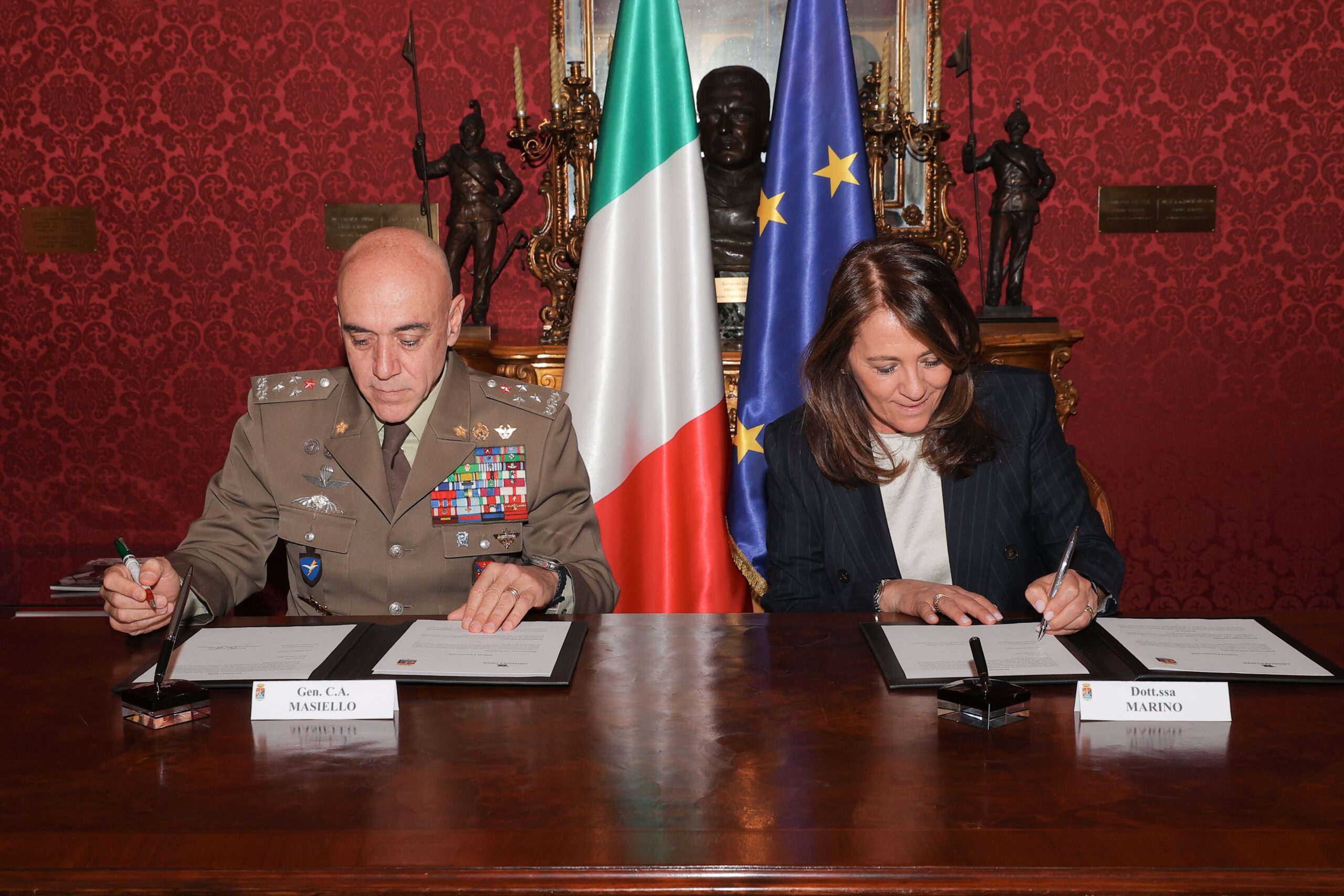 Accordo Grimaldi Lines-Stato Maggiore della Difesa: sconti per il personale militare e civile
