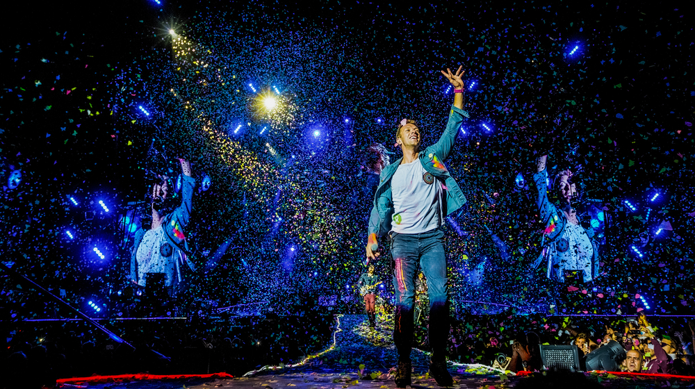 I Coldplay tornano in Italia, sconto fino all’80% per chi viaggia con Frecciarossa, Frecciargento e Frecciabianca