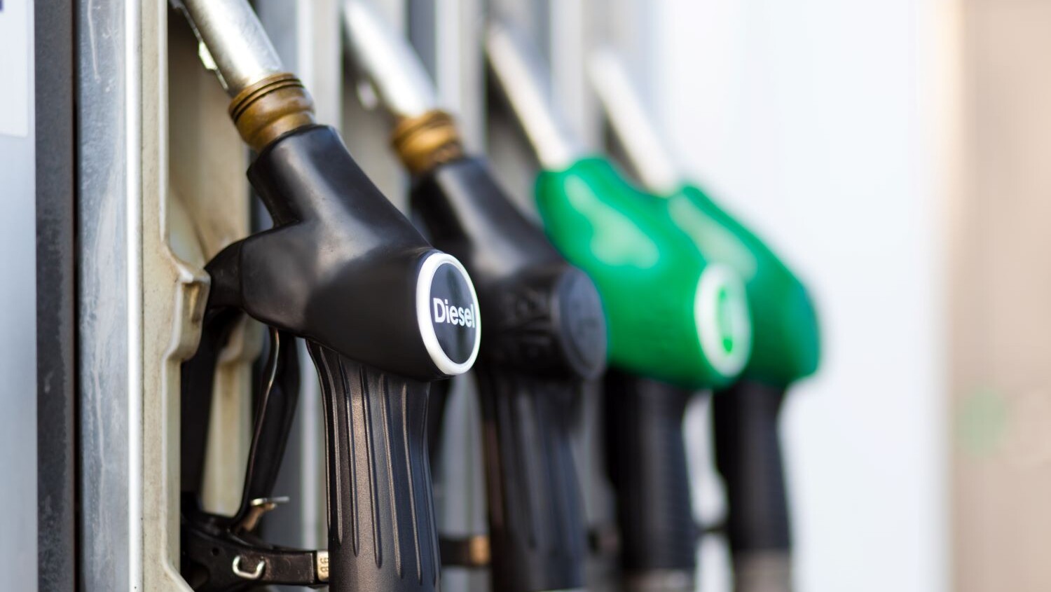 Prezzi carburanti: ecco dove conviene fare il pieno a Bologna dal 31 maggio