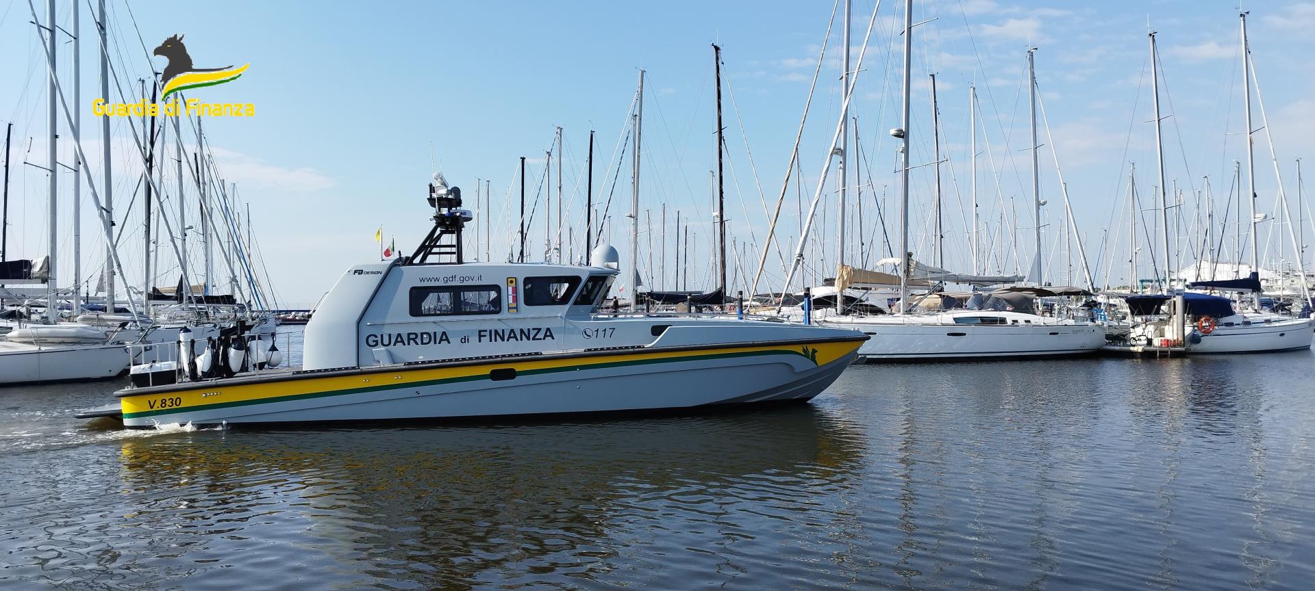 Yatch sequestrato e proprietario multato