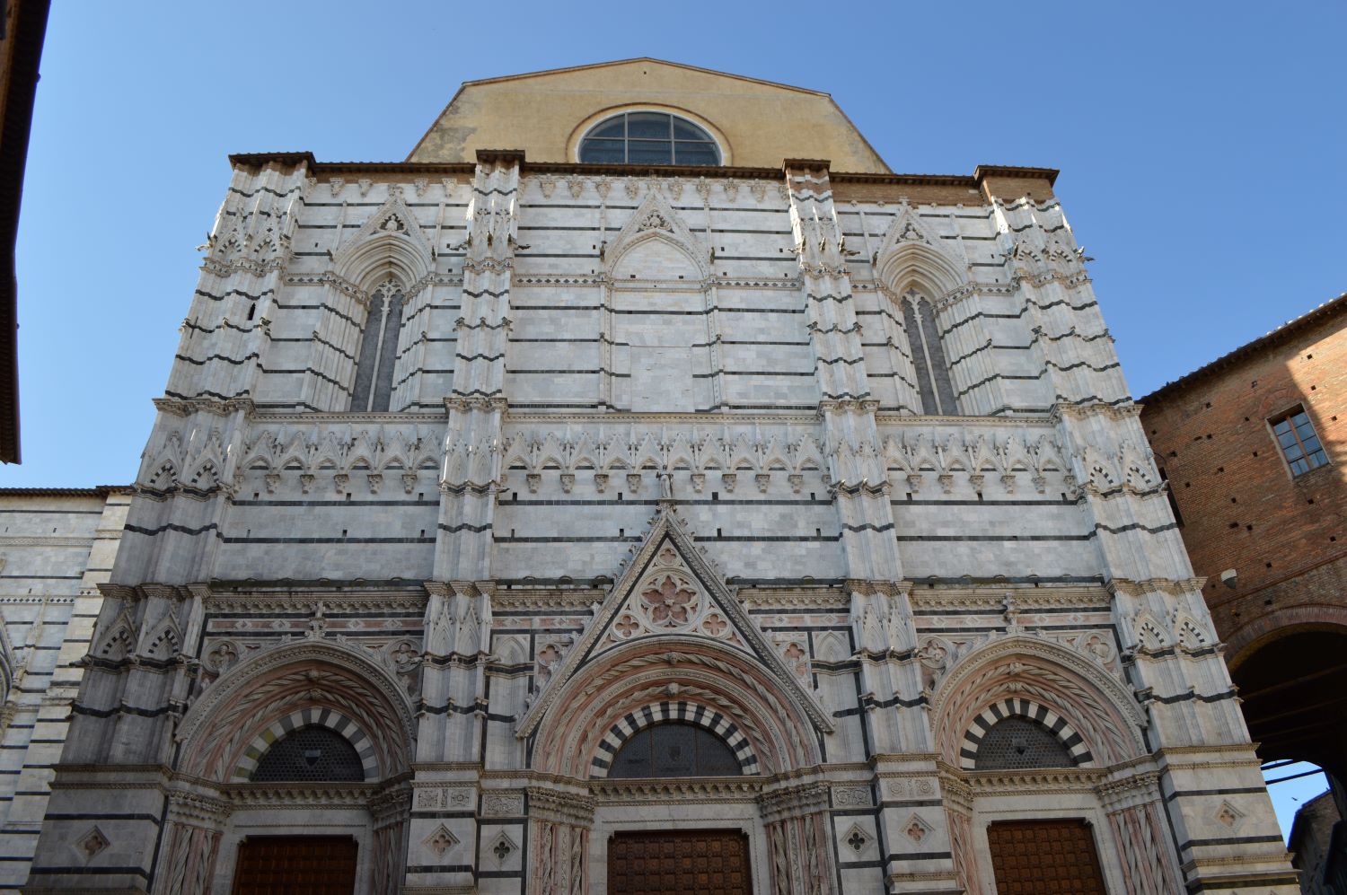 Terremoto a Siena: chiuse alcune strade del centro e danni al Battistero