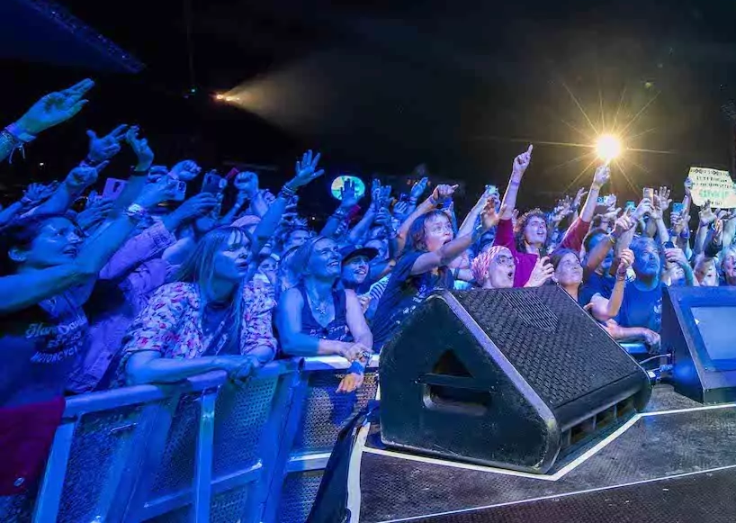 Rimini, per il concerto di Vasco Rossi cambia la viabilità: strade chiuse e zona rossa pedonale, potenziato il trasporto pubblico