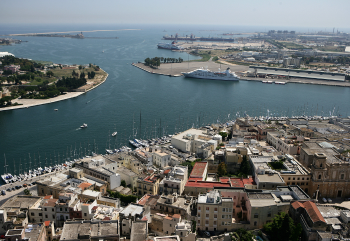 Porti di Manfredonia e Brindisi. Bandi da 246 milioni con fondi PNRR