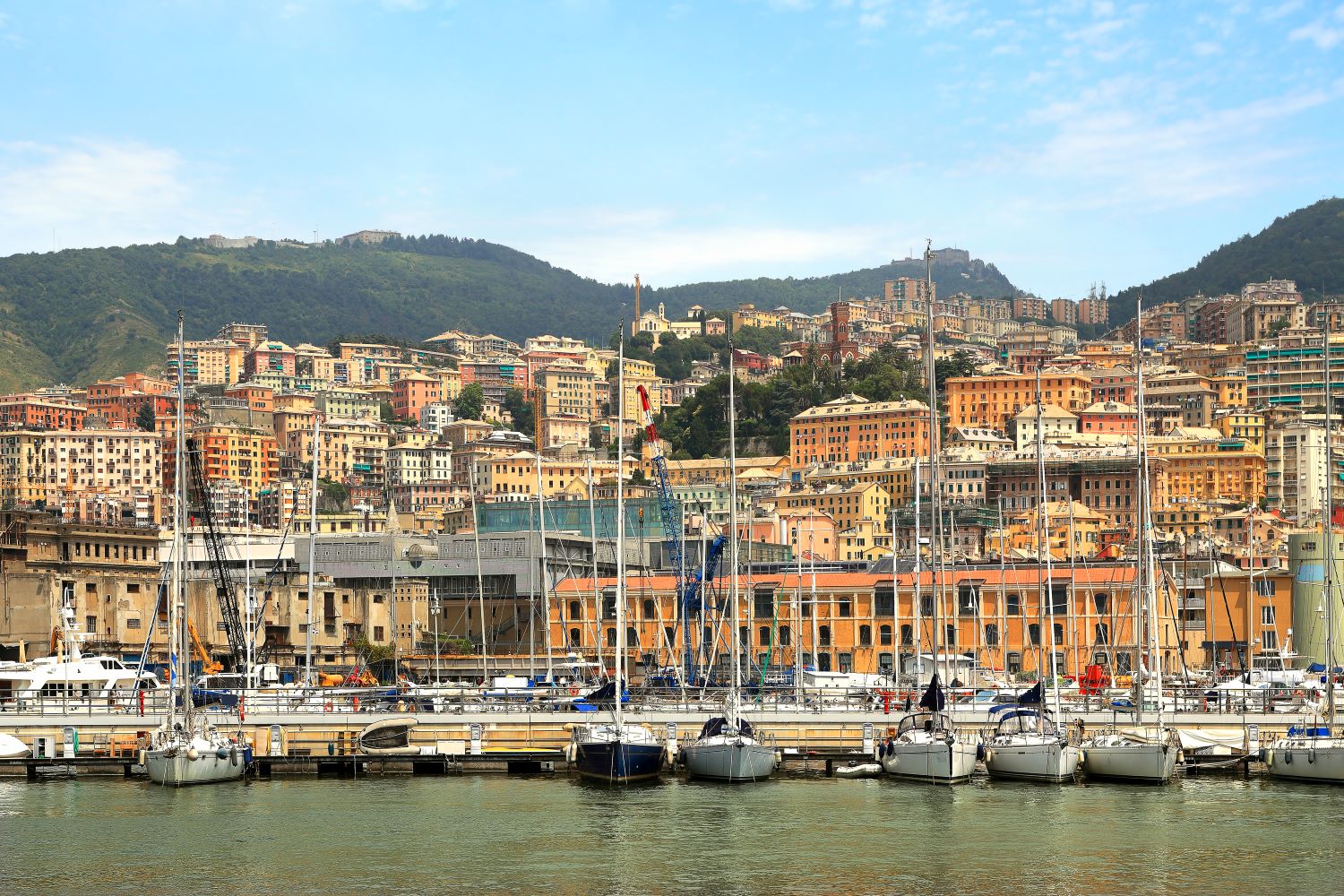 Nuove aree per la sosta taxi al Porto di Genova