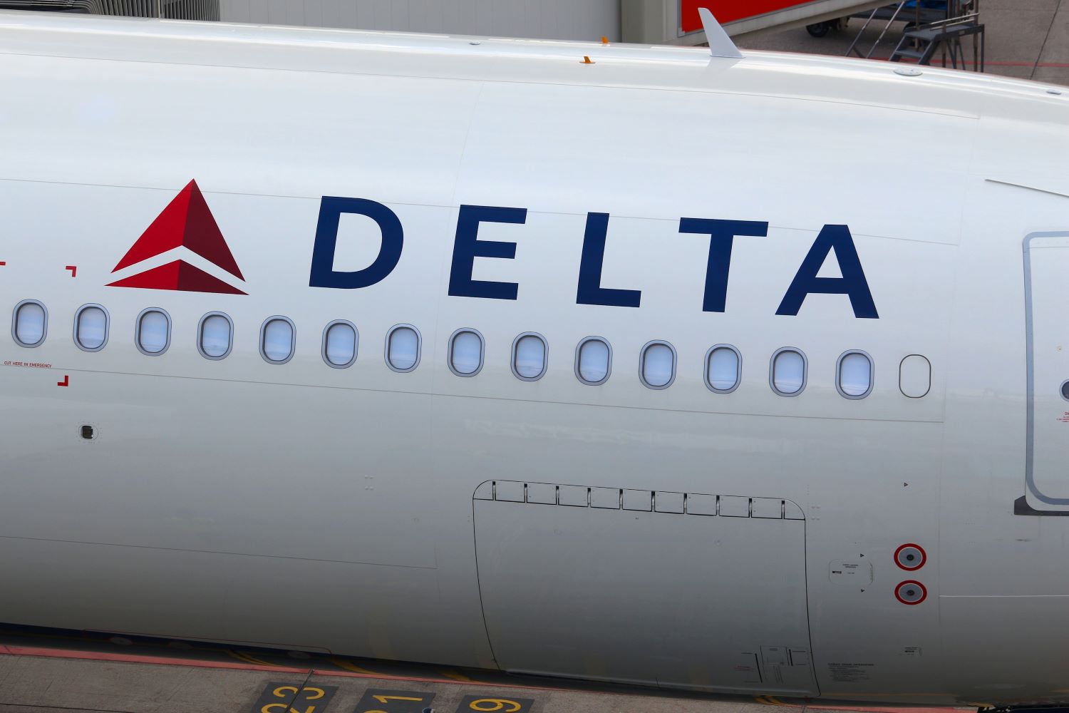 Volo Delta Milano -Atlanta colpito da turbolenze: 11 persone ricoverate