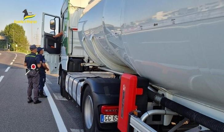 Controlli per i carburanti: scoperti due distributori fantasma a Jesolo