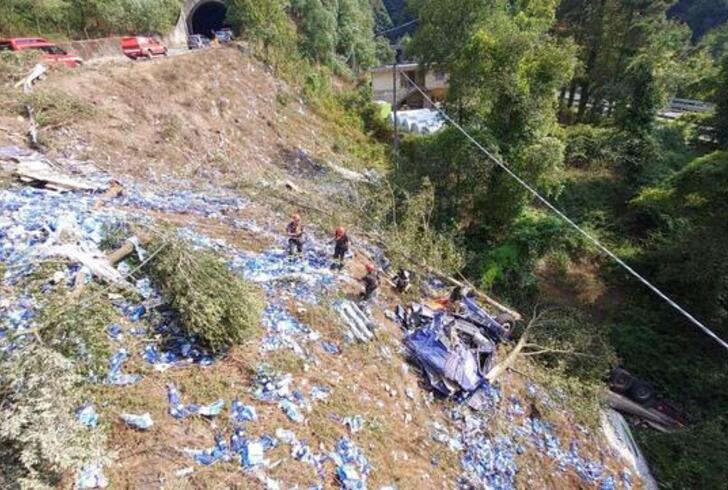 Tir precipita in una scarpata a Brescia. Recuperato il corpo dell’autista