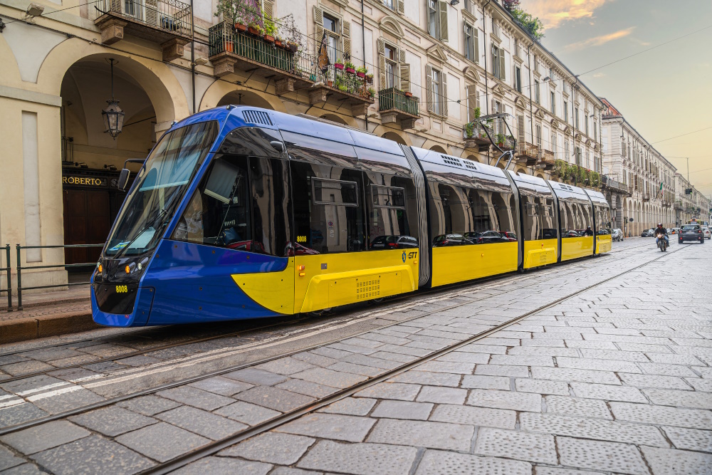 Mobilità più sostenibile a Torino: presentati i nuovi tram Hitachi