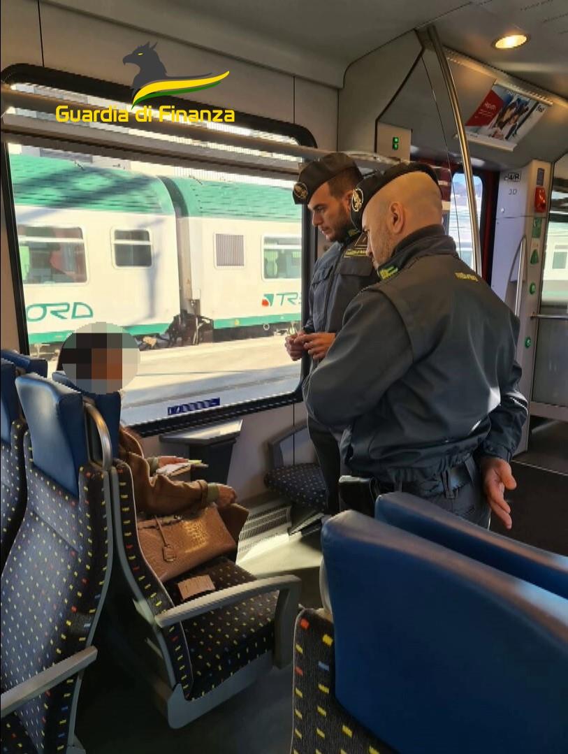 Controlli nelle stazioni ferroviarie. Un arresto a Chiasso