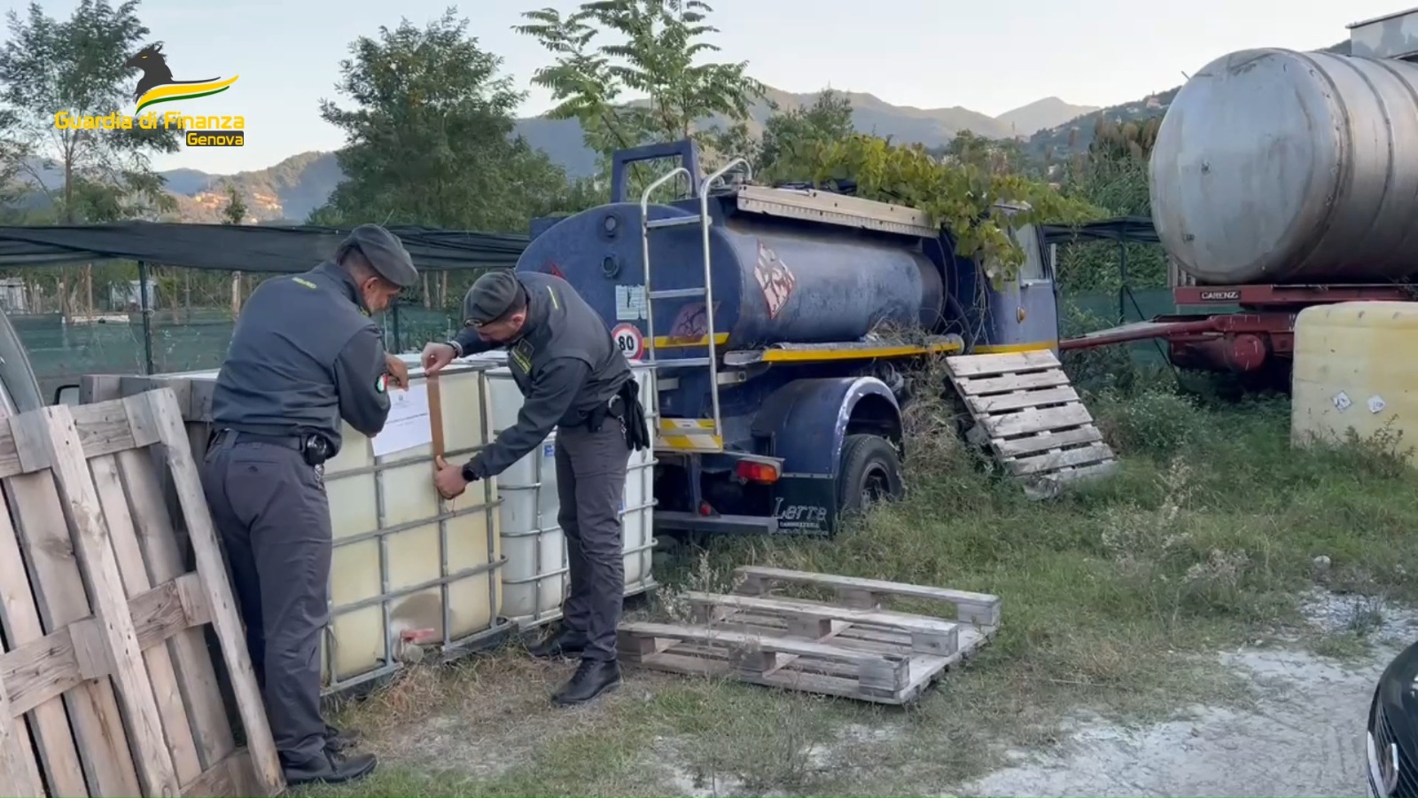 Operazione Fuel Rush: 20 mila litri di carburante rubati a società di trasporti e logistica tra Liguria e Campania