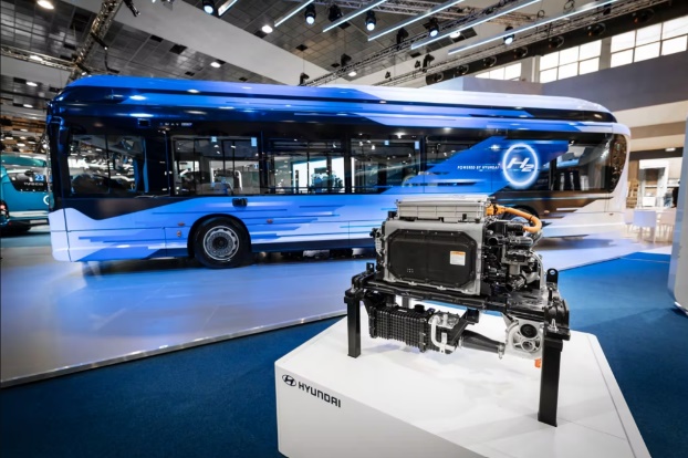 Al Busworld 2023 Iveco e Hyundai presentano un nuovo autobus urbano a idrogeno