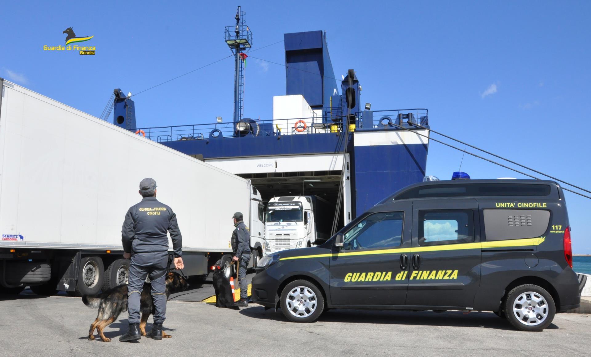 Carico sequestrato a due autoarticolati nel porto di Brindisi